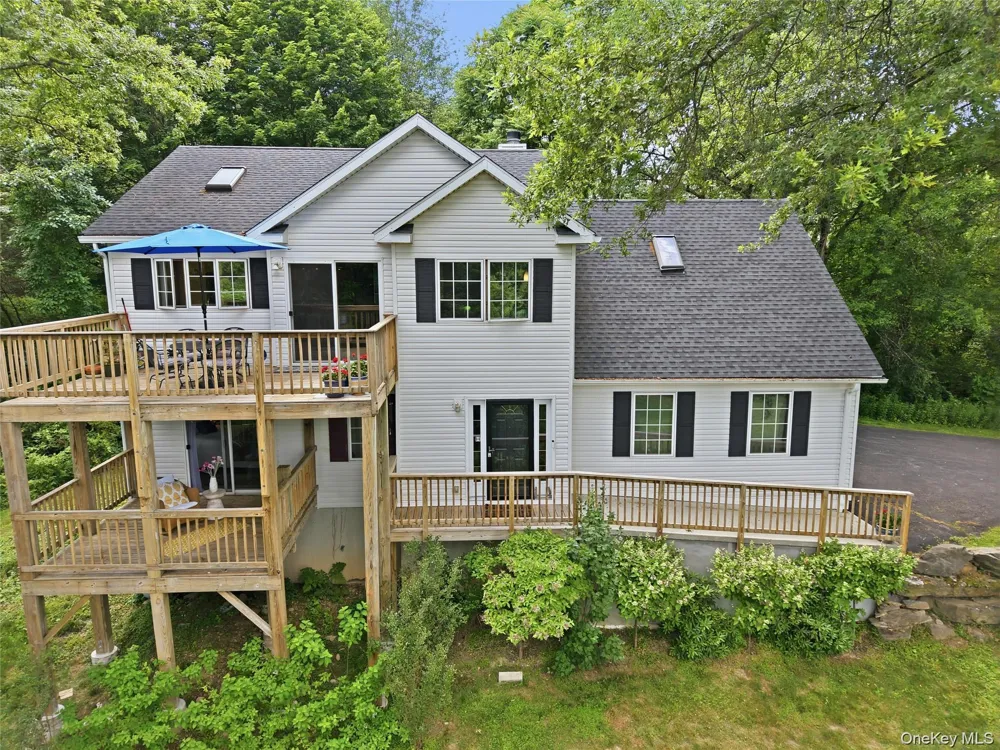 15 Meadow Drive Red Hook, NY 12571