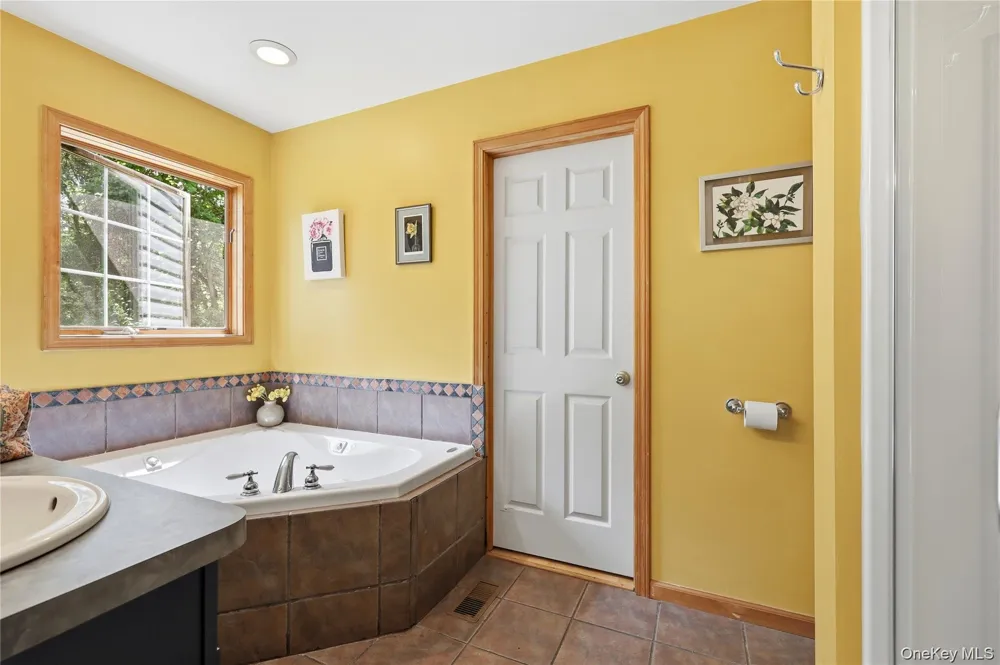 15 Meadow Drive Red Hook, NY 12571