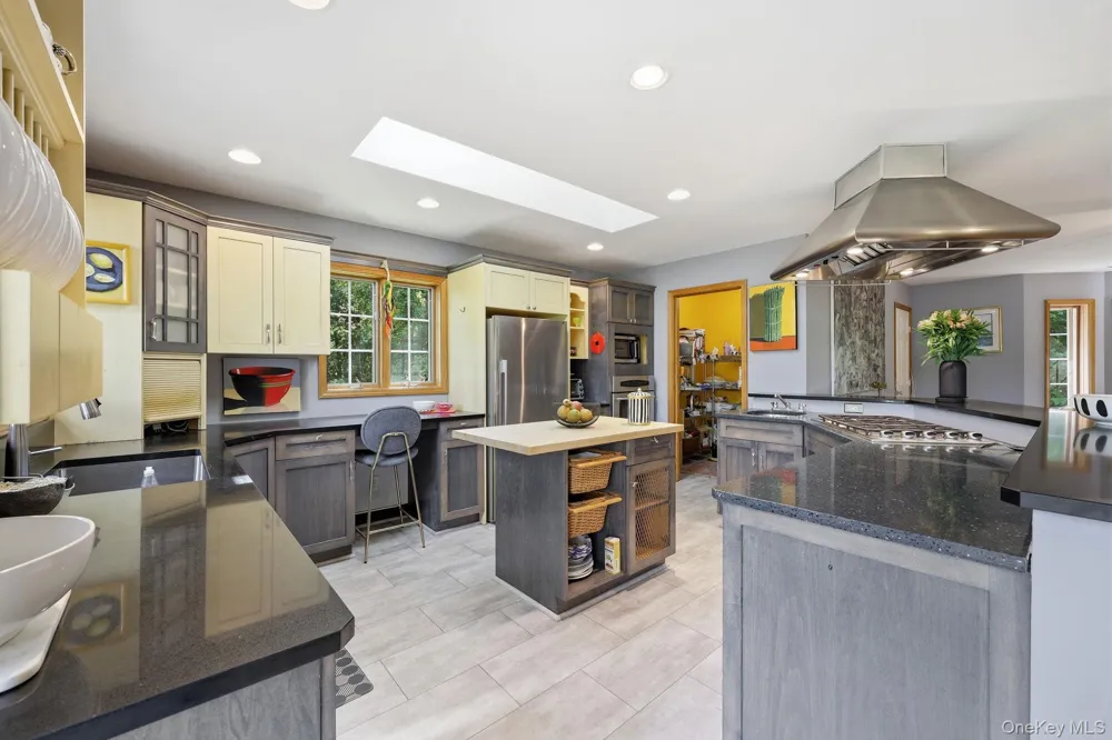 15 Meadow Drive Red Hook, NY 12571