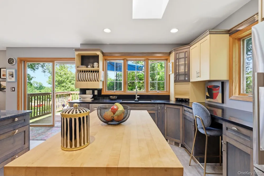 15 Meadow Drive Red Hook, NY 12571