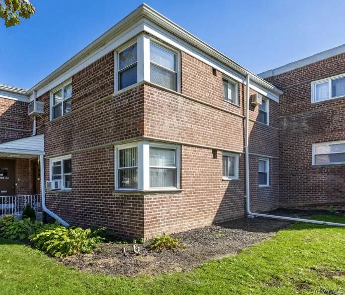 196-08 Pompeii Avenue #1B Hollis, NY 11423