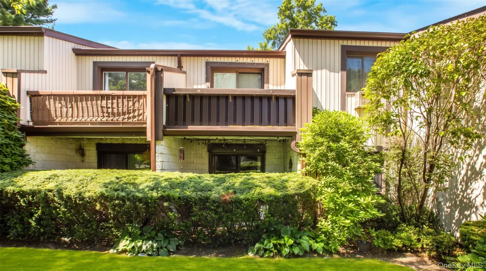 81 Richmond Boulevard #1B Ronkonkoma, NY 11779