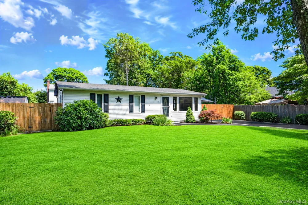 117 Broadway Shirley, NY 11967