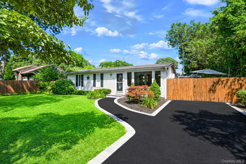 117 Broadway Shirley, NY 11967