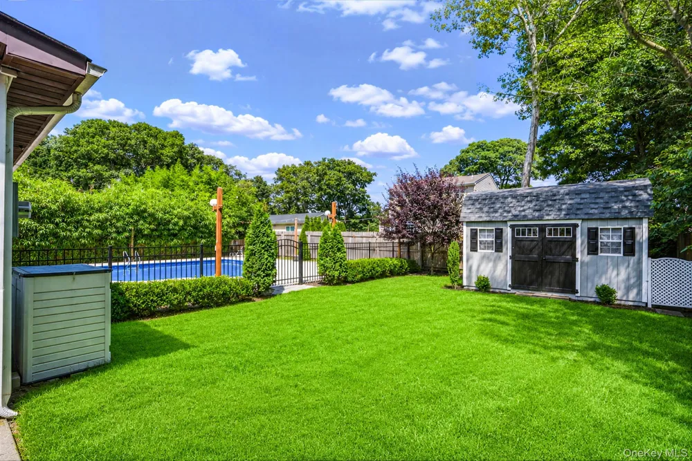 117 Broadway Shirley, NY 11967