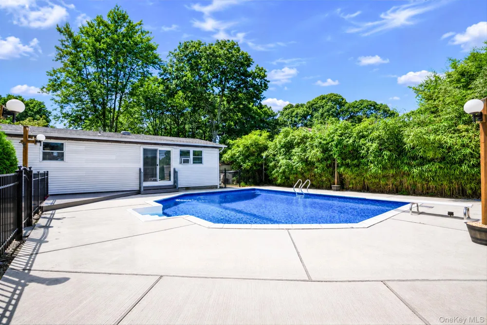 117 Broadway Shirley, NY 11967