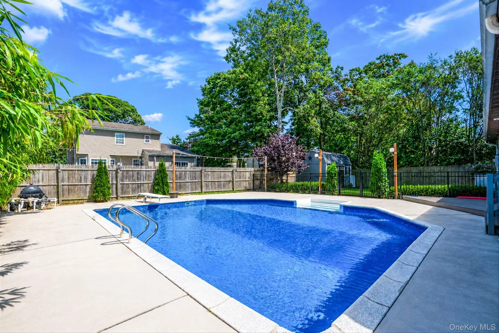 117 Broadway Shirley, NY 11967