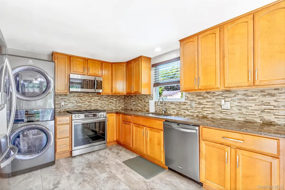 117 Broadway Shirley, NY 11967