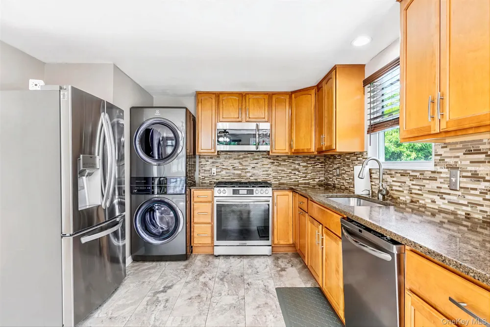 117 Broadway Shirley, NY 11967