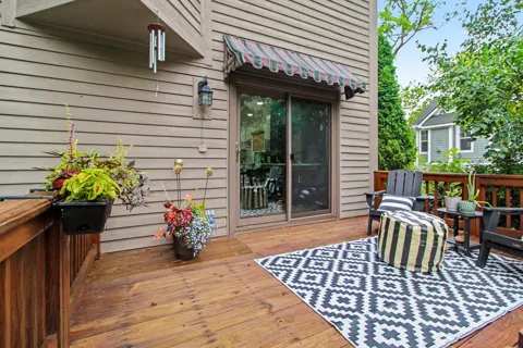 592 S 7th Street