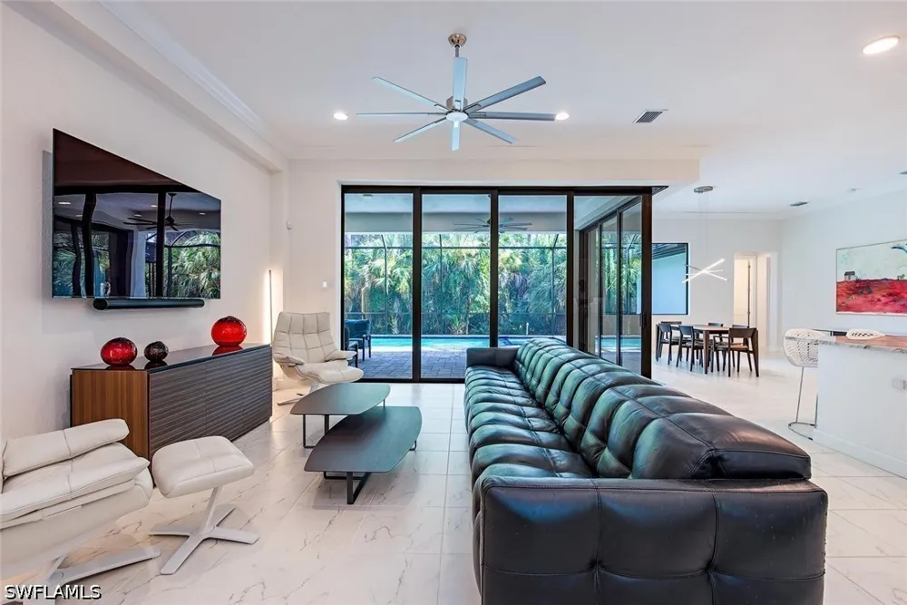 11TH AVENUE SW Naples, FL 34116