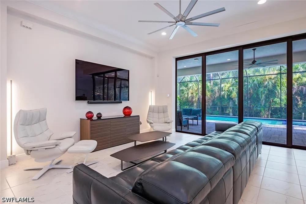 11TH AVENUE SW Naples, FL 34116