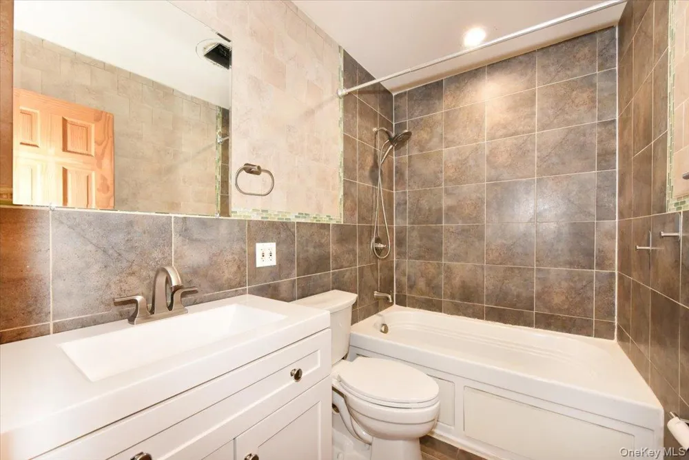 257 Maple Street Massapequa Park, NY 11762