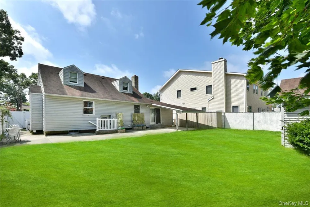 257 Maple Street Massapequa Park, NY 11762
