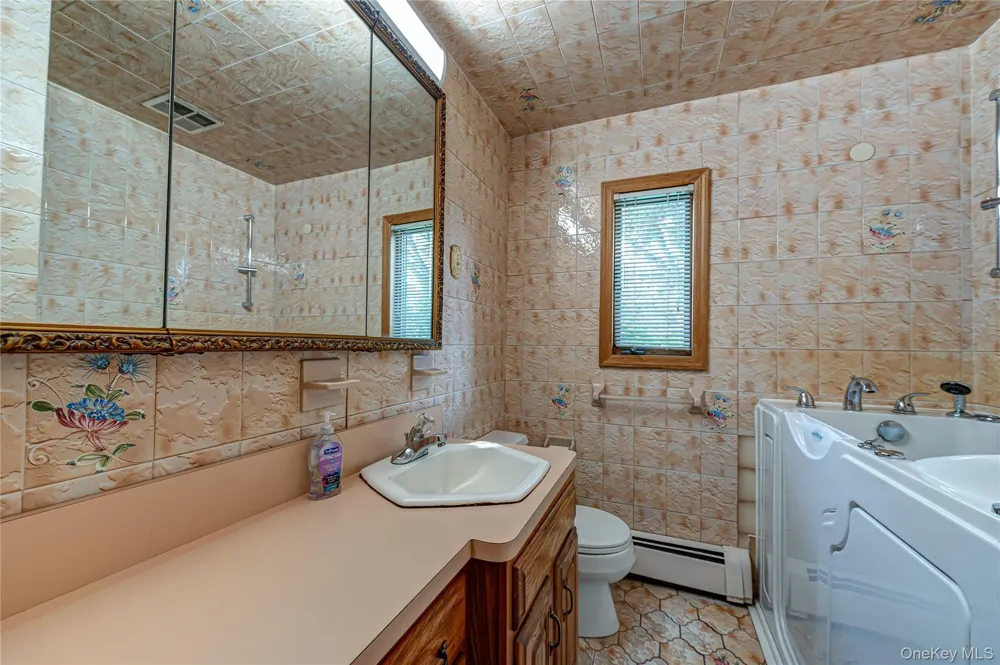 3986 Maplewood Drive Seaford, NY 11783