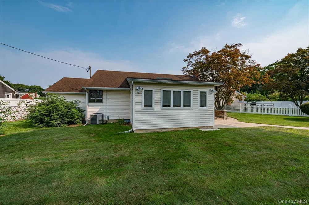 3986 Maplewood Drive Seaford, NY 11783