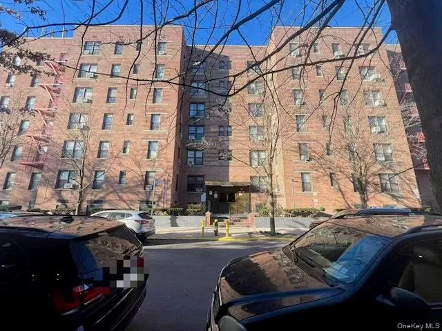 88-30 182nd Street #3F Hollis, NY 11423
