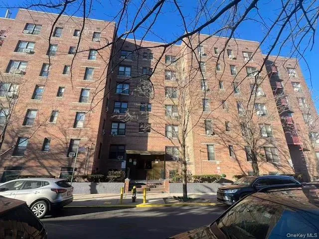 88-30 182nd Street #3F Hollis, NY 11423
