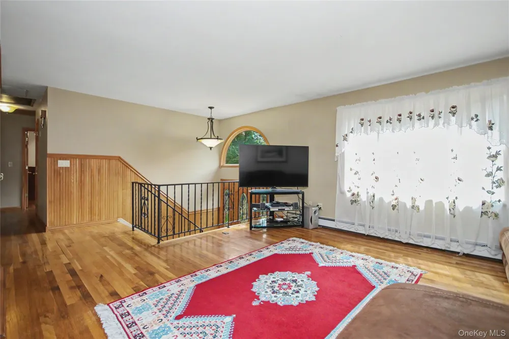 17 Scotsdale Road Carmel, NY 10512