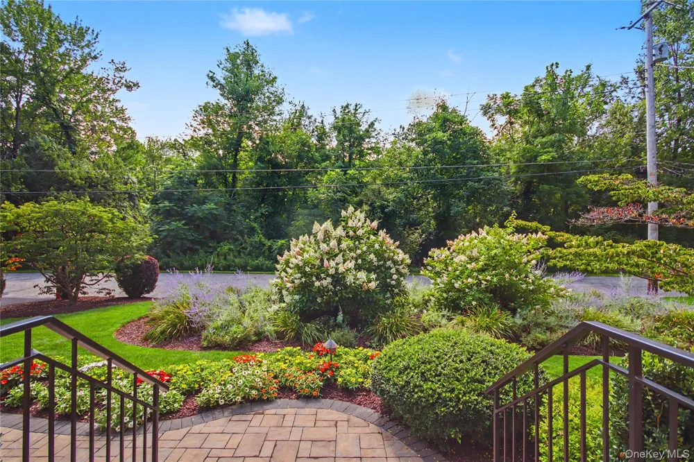 17 Scotsdale Road Carmel, NY 10512