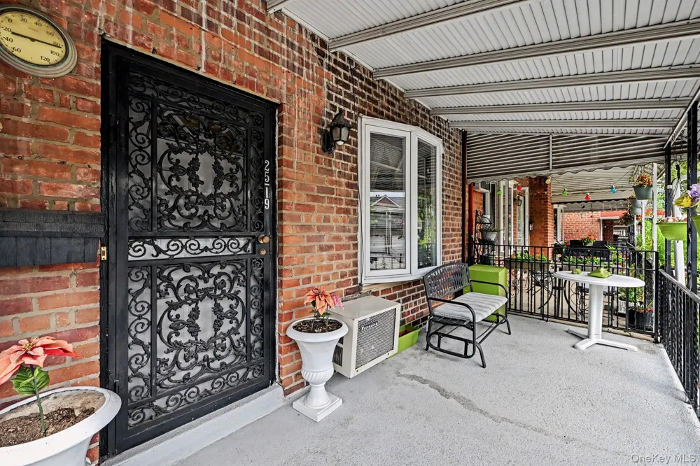 25-19 76th Street East Elmhurst, NY 11370