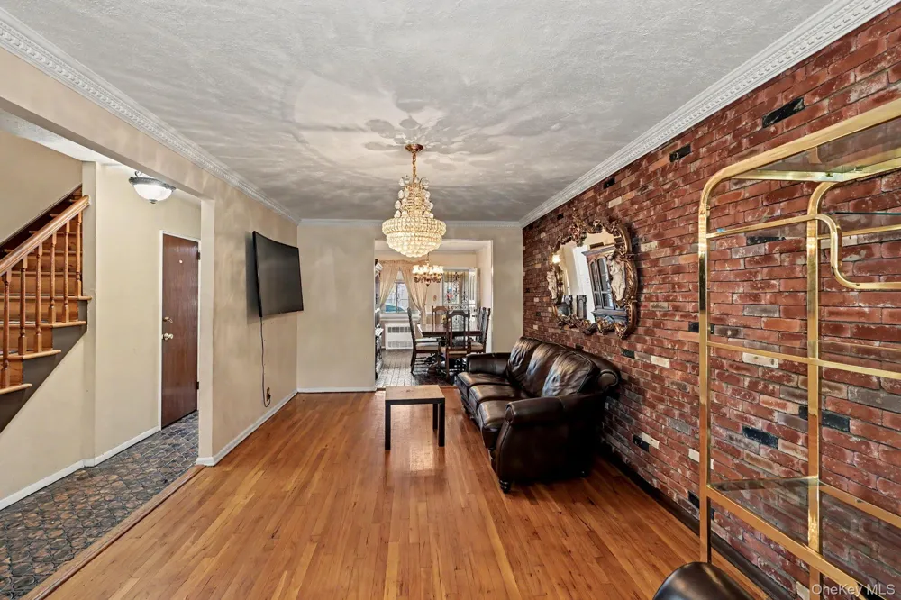 25-19 76th Street East Elmhurst, NY 11370