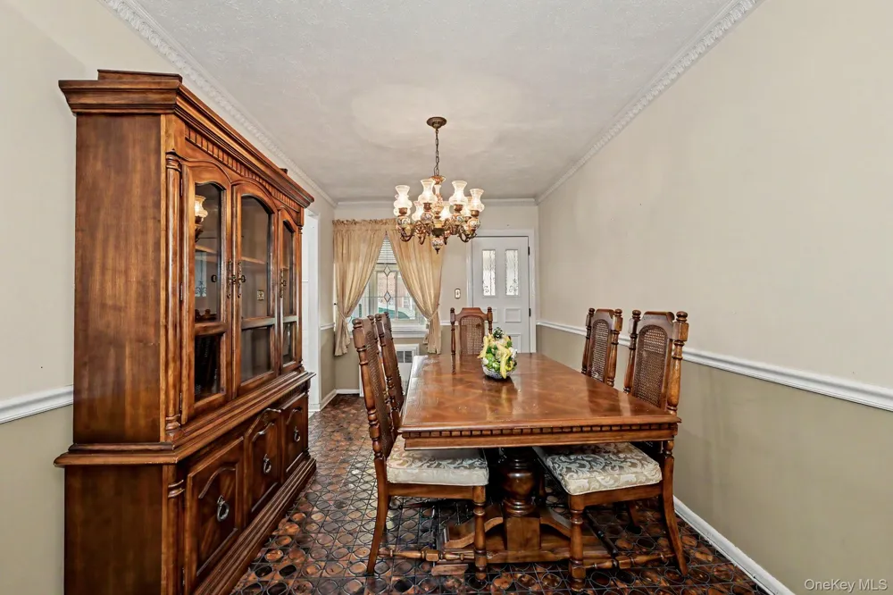 25-19 76th Street East Elmhurst, NY 11370
