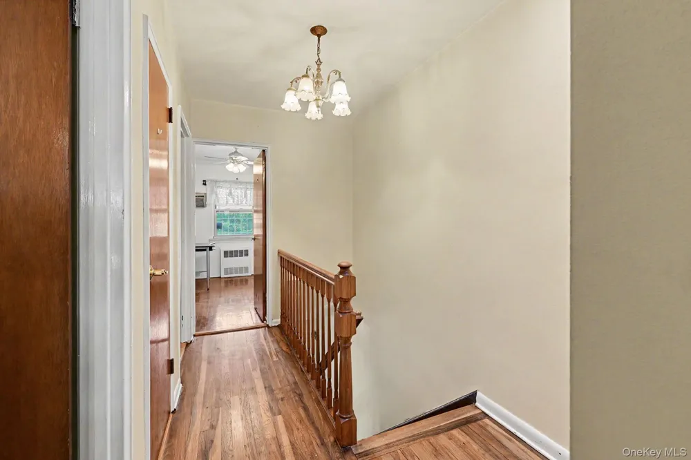 25-19 76th Street East Elmhurst, NY 11370