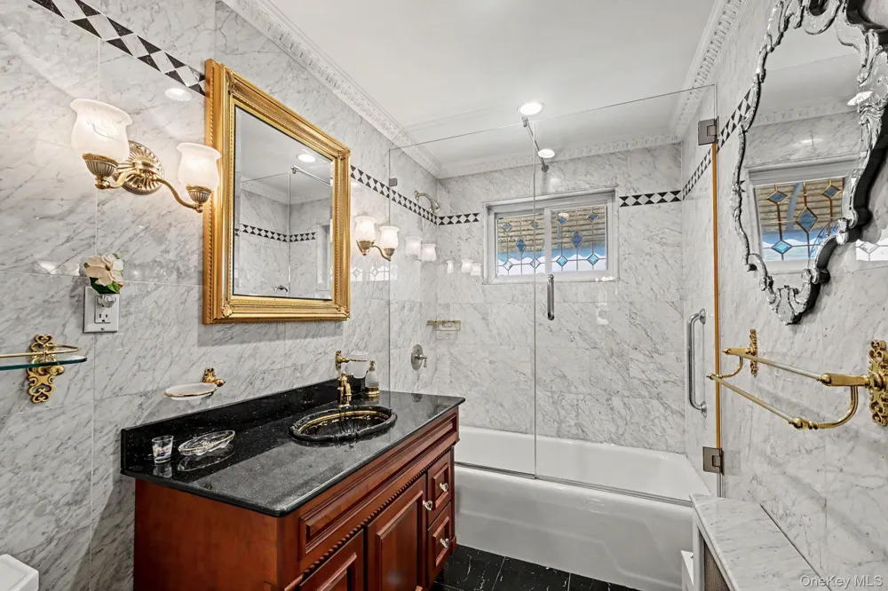 25-19 76th Street East Elmhurst, NY 11370