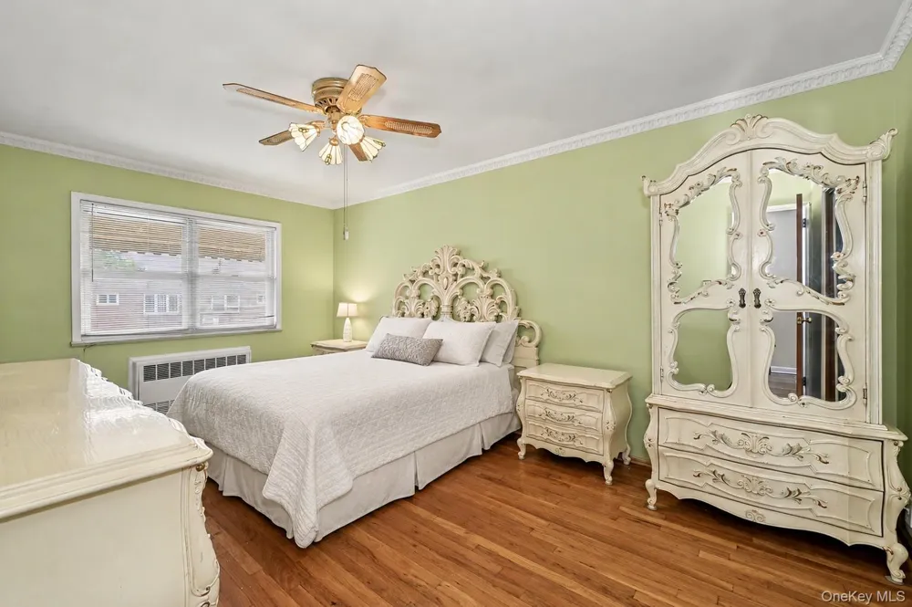 25-19 76th Street East Elmhurst, NY 11370