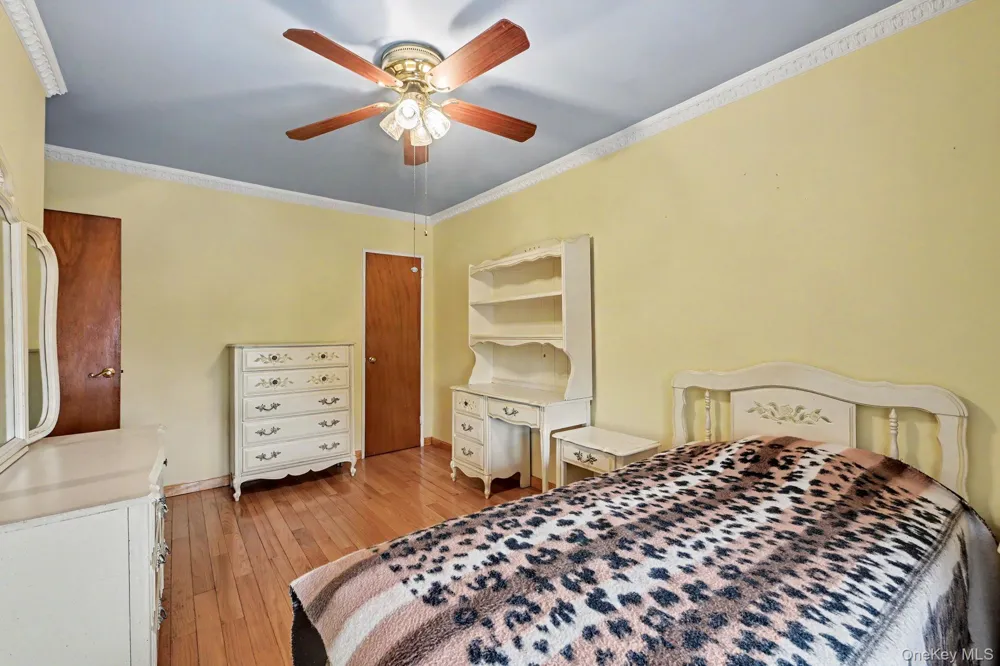 25-19 76th Street East Elmhurst, NY 11370