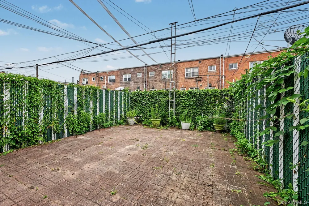 25-19 76th Street East Elmhurst, NY 11370