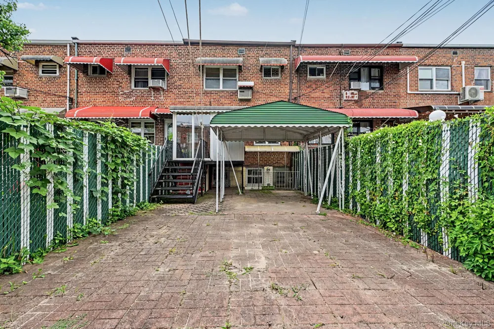 25-19 76th Street East Elmhurst, NY 11370