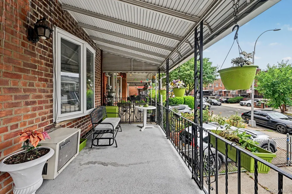 25-19 76th Street East Elmhurst, NY 11370