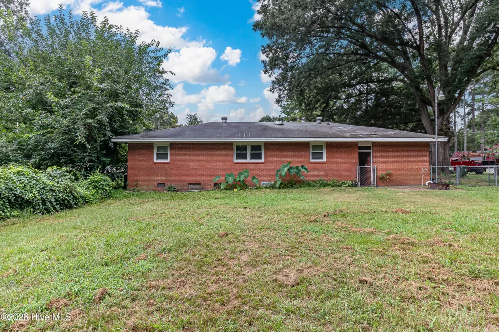 113 Lake Avenue Dudley, NC 28333