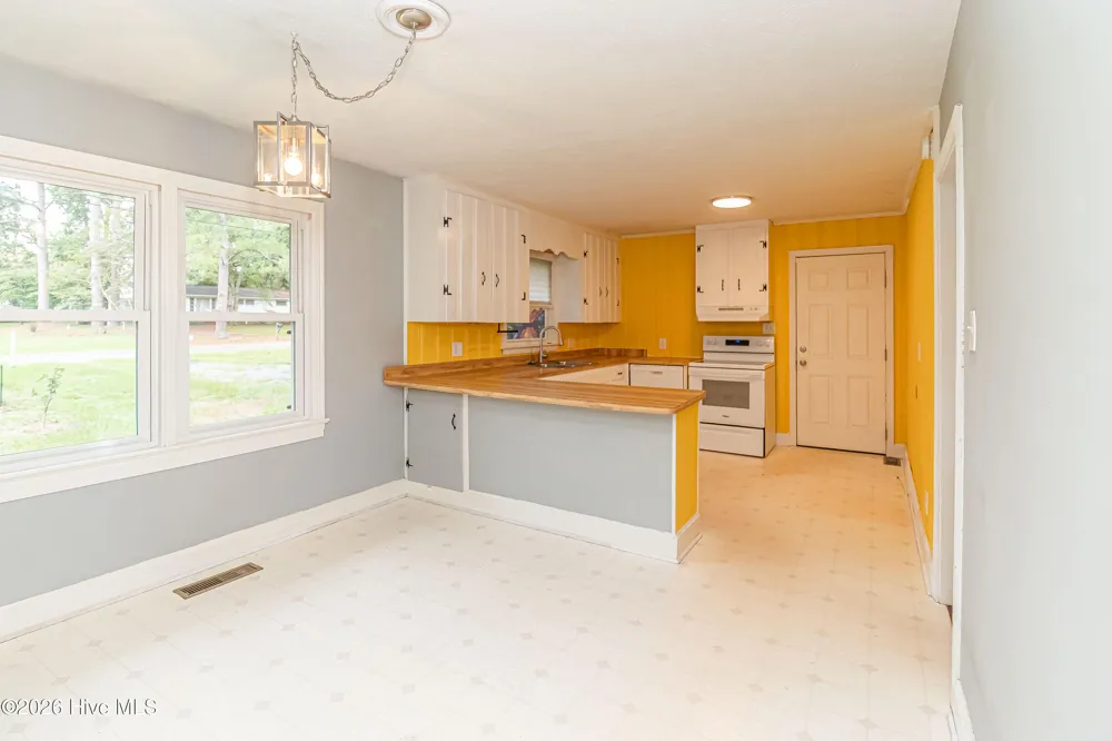 113 Lake Avenue Dudley, NC 28333