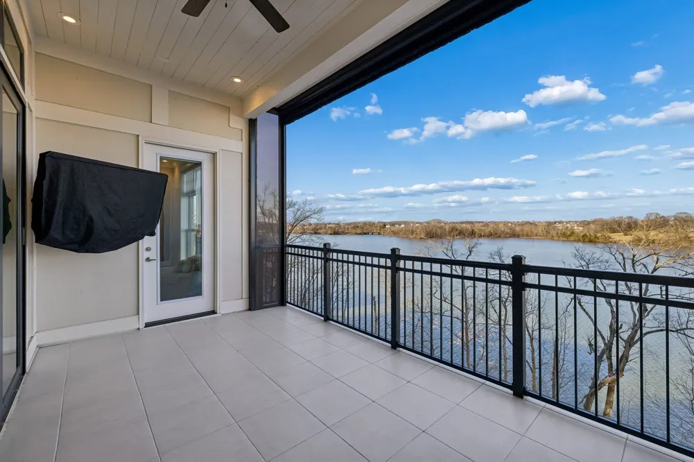 1024 Club View Dr #D202 Gallatin, TN 37066