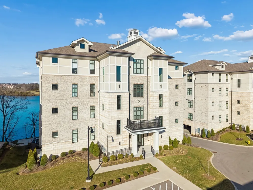 1024 Club View Dr #D202 Gallatin, TN 37066