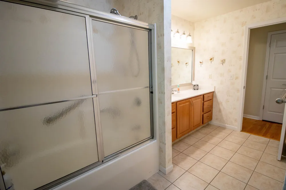2539 Rushbrook Drive Flint Charter Township, MI 48433