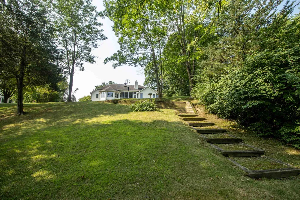 2539 Rushbrook Drive Flint Charter Township, MI 48433