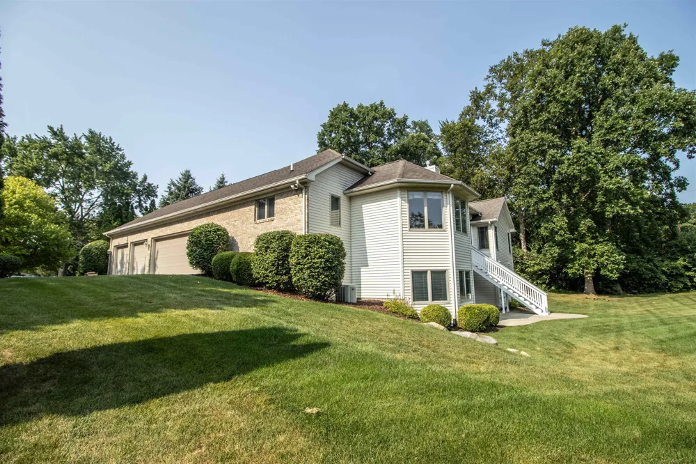 2539 Rushbrook Drive Flint Charter Township, MI 48433