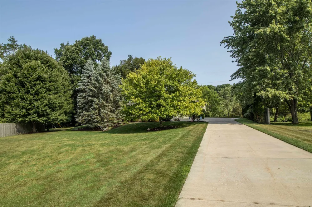 2539 Rushbrook Drive Flint Charter Township, MI 48433