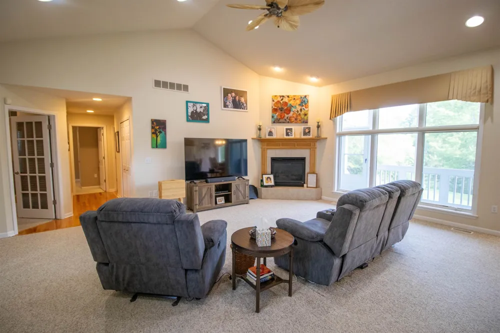2539 Rushbrook Drive Flint Charter Township, MI 48433
