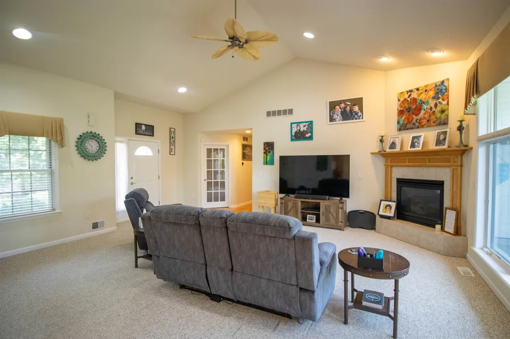 2539 Rushbrook Drive Flint Charter Township, MI 48433