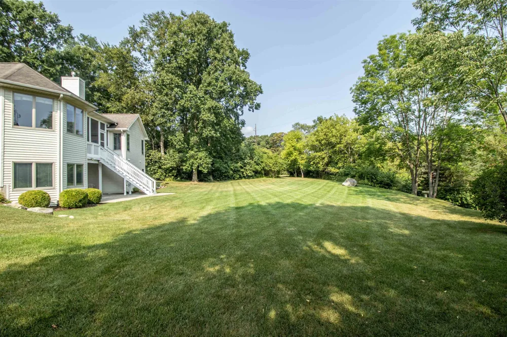 2539 Rushbrook Drive Flint Charter Township, MI 48433