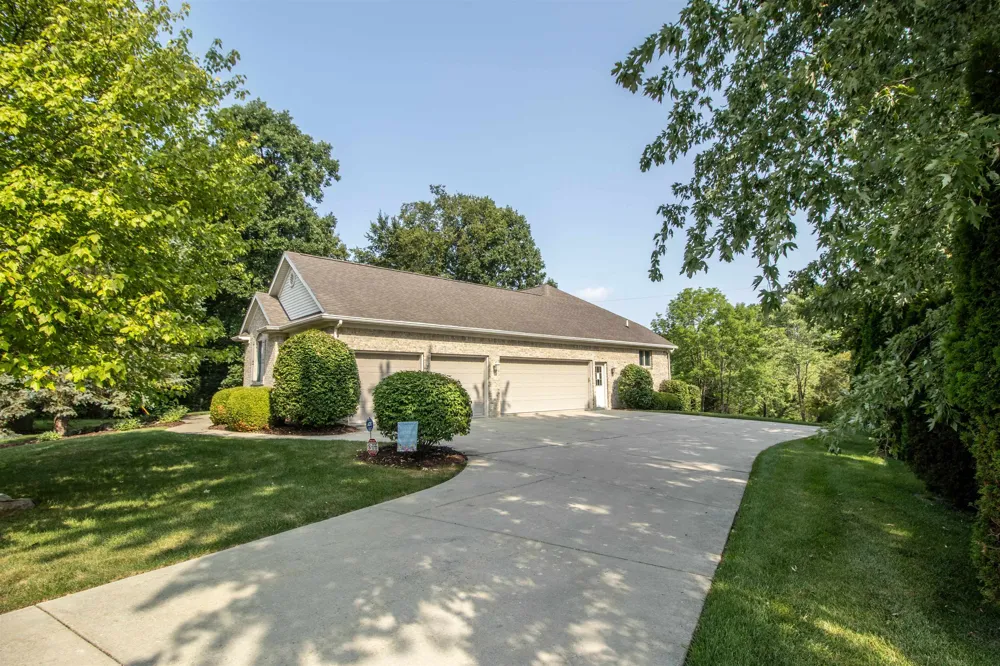 2539 Rushbrook Drive Flint Charter Township, MI 48433