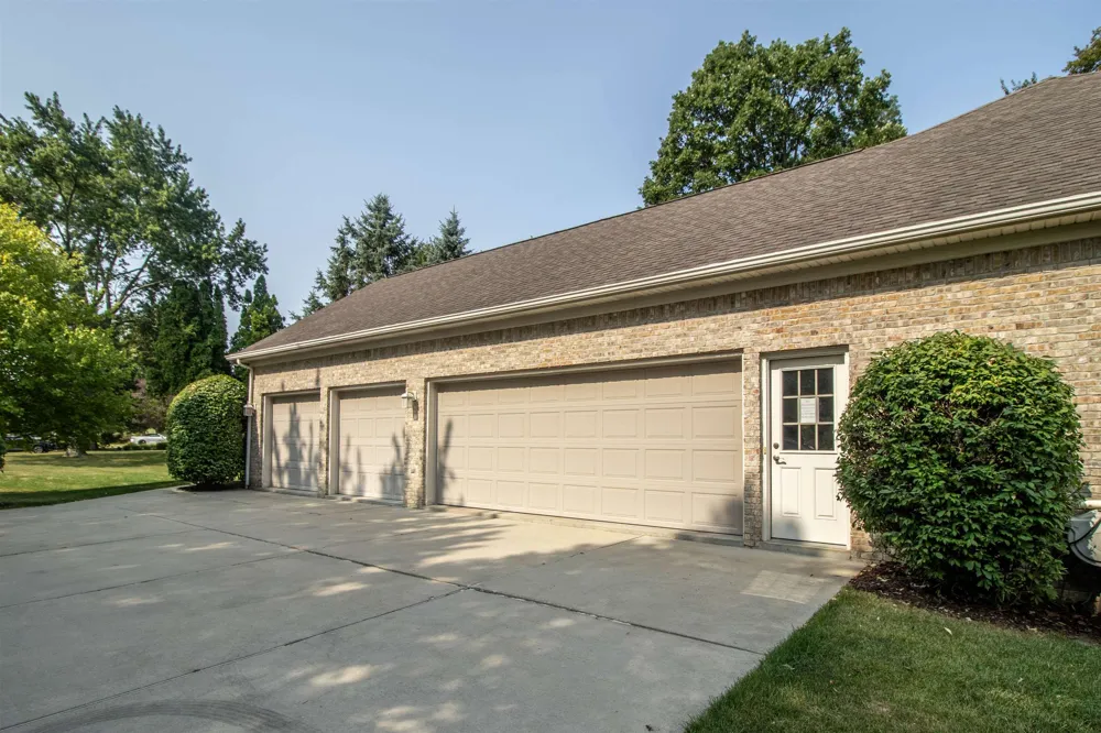 2539 Rushbrook Drive Flint Charter Township, MI 48433