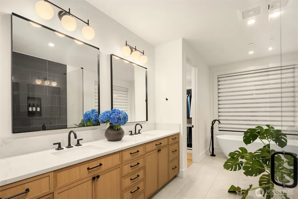 33437 33rd Place S Federal Way, WA 98001