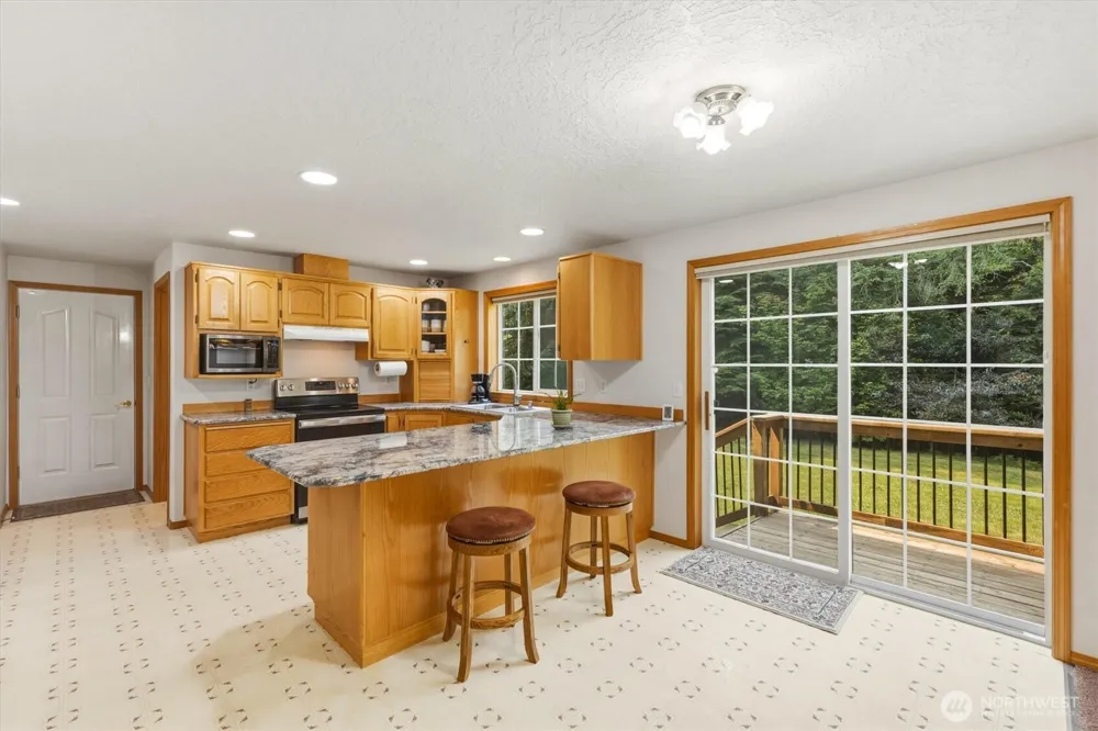 558 Spruce Creek Road Longview, WA 98632