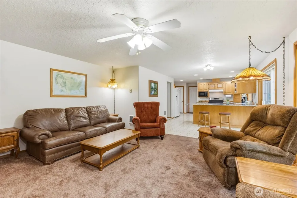 558 Spruce Creek Road Longview, WA 98632